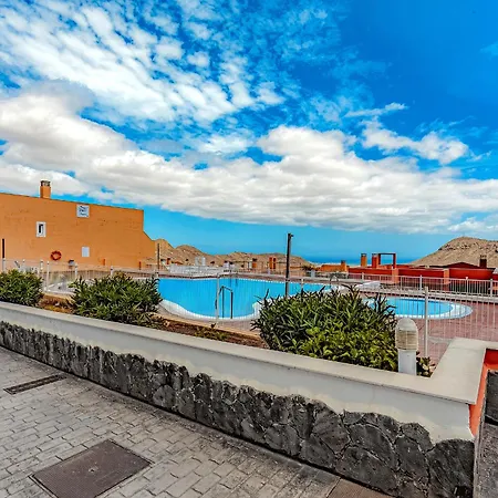 Great View Over The Ocean In Blanca With Wifi And Pool