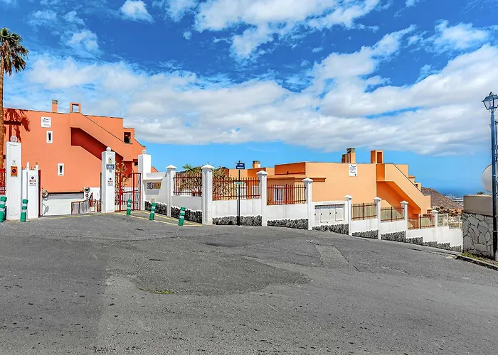 Great View Over The Ocean In Blanca With Wifi And Pool