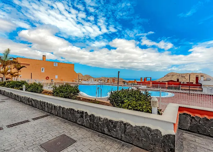 Great View Over The Ocean In Blanca With Wifi And Pool