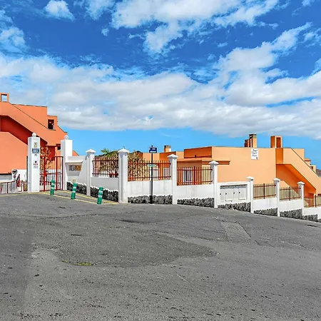 Great View Over The Ocean In Blanca With Wifi And Pool